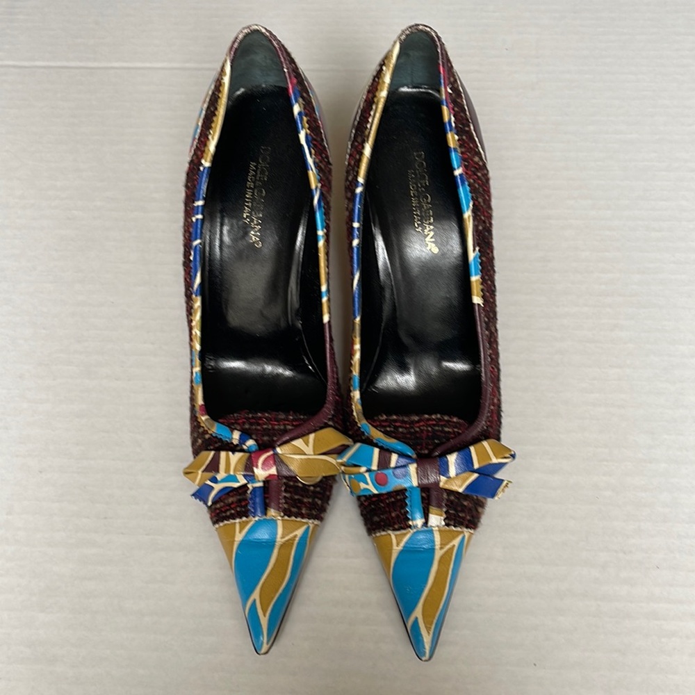 DOLCE & GABBANA  Tweed with Leather trim Shoes. Sz 40.